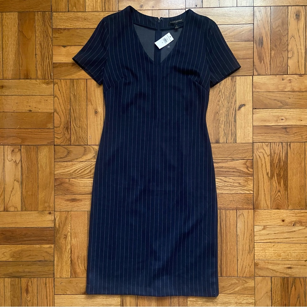NWT Banana Republic Navy Blue Pinstripe Short Sleeve Knee Length Dress - 2